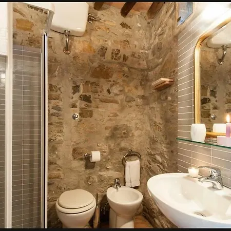Podere Le Pianacce Bed & Breakfast *